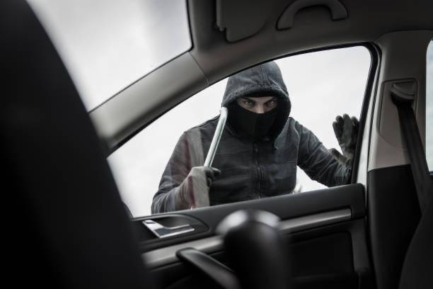 En parque Lleras ladr&oacute;n hurta autom&oacute;vil