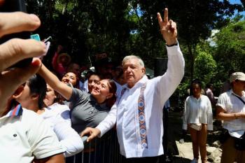 AMLO inaugura museo Calakmul y dice que se va 