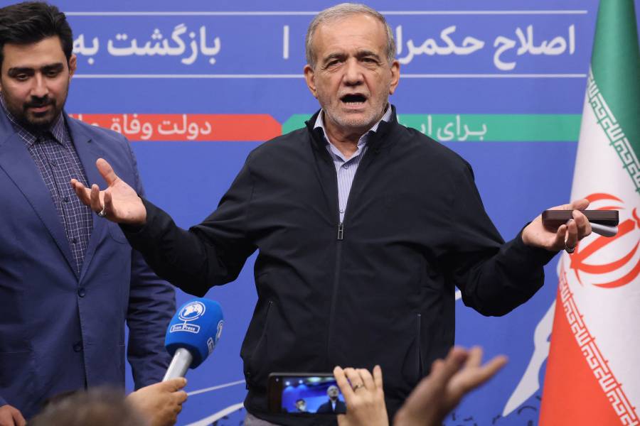 El presidente iraní promete garantizar que la policía moral no 