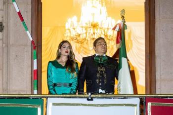 Miles de potosinos celebran el Grito de Independencia