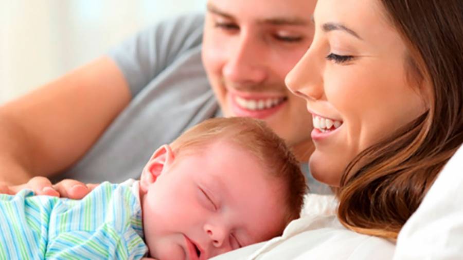 Gobierno propone aumentar gradualmente la licencia de paternidad de 2 a 12 semanas