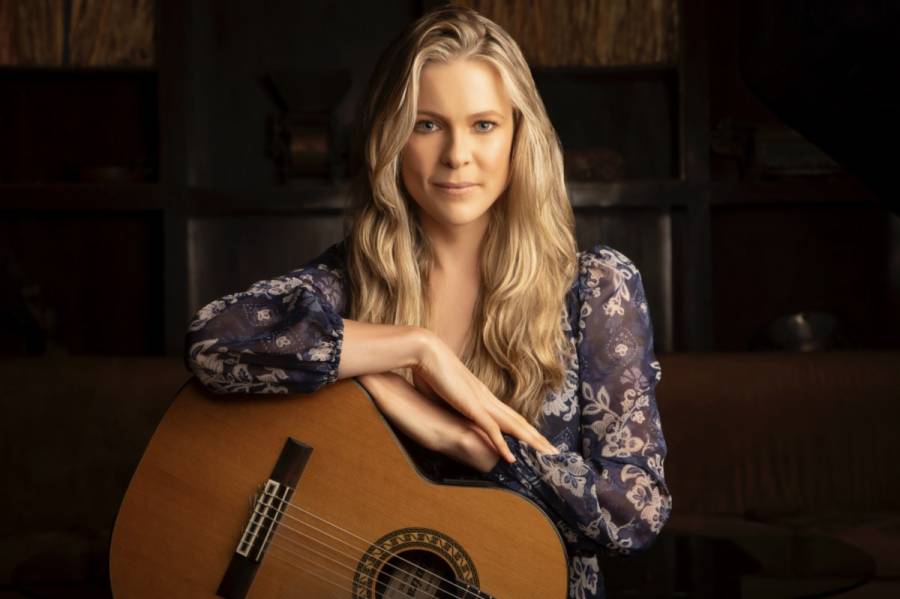 Cantautora Katie James inicia USA Tour 2024 junto a Santiago Cruz