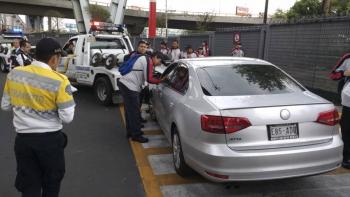 Gobierno busca soluci&oacute;n a restricciones para conductores de aplicaciones en aeropuertos
