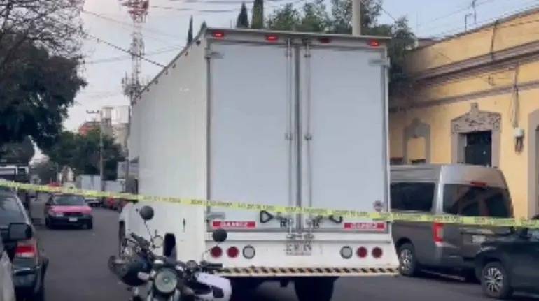 Joven de 17 años fallece tras caer de una camioneta en la Cuauhtémoc