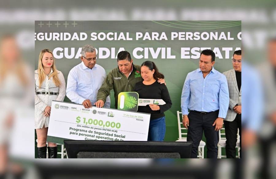 Ricardo Gallardo Refuerza el Apoyo a la Guardia Civil Estatal con Entrega de Seguridad Social