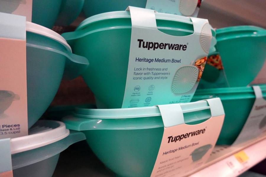 Tupperware se declara en bancarrota tras caída en la demanda
