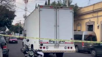 Joven de 17 a&ntilde;os fallece tras caer de una camioneta en la Cuauht&eacute;moc