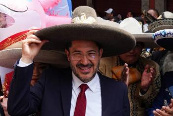 Mart&iacute; Batres destaca logros en su &uacute;ltimo informe de gobierno