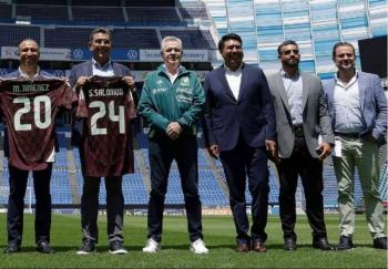 Carlos Vela y Guillermo Ochoa tienen “las puertas abiertas” para regresar a la selecci&oacute;n nacional, asegura Javier Aguirre