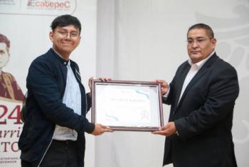 Otorgan reconocimiento a joven cineasta de Ecatepec galardonado en el Festival de Cine de Barrio
