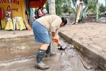 Gobierno de Ecatepec retira lodo y escombros de 80 casas afectadas por fuertes lluvias