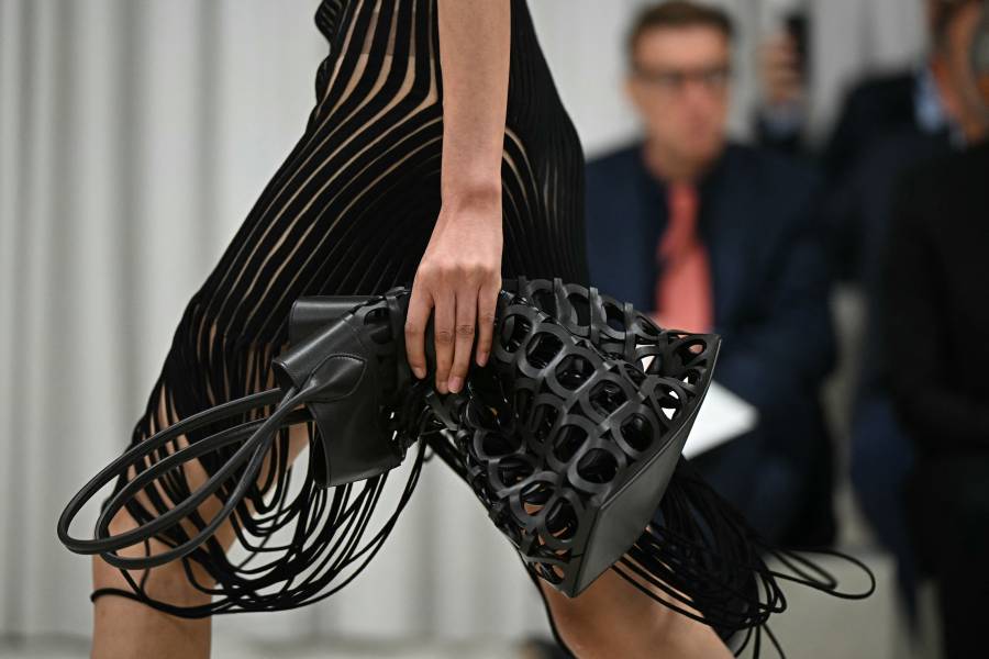Durante el show de Bottega Veneta, Madonna creó la sorpresa en Dolce & Gabbana.
