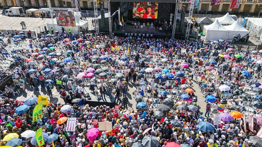 Petro denuncia mercado de intermediarios que triplica las tarifas de energ&iacute;a