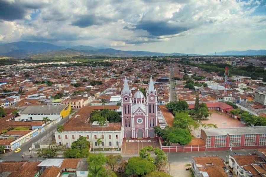 Personero de Tuluá sobrevive a atentado en medio de fallos en su seguridad