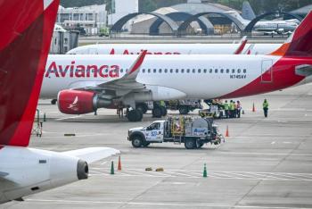 Pasajero rgentino detenido por agresi&oacute;n a tripulaci&oacute;n de Avianca en vuelo de Bogot&aacute; a Canc&uacute;n