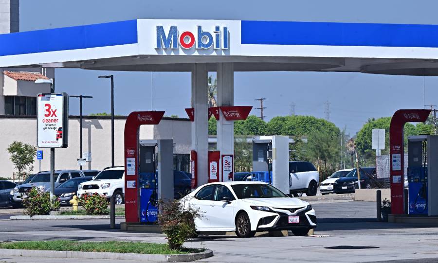 California demanda a ExxonMobil por su papel en la contaminación plástica