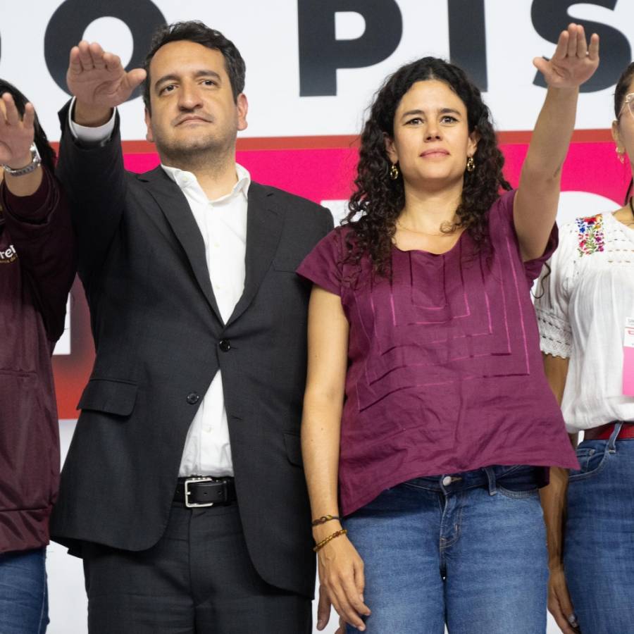 Obrador se dice feliz con designación de Luisa María y su hijo en dirigencia de Morena