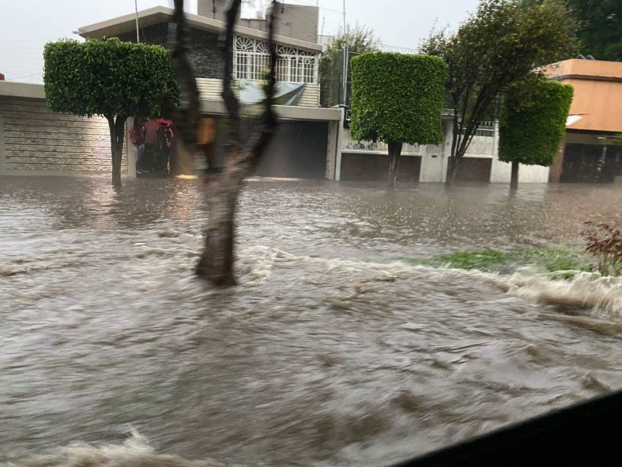 Tlalnepantla moviliza brigadas ante inundaciones tras fuertes lluvias