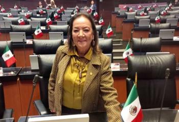 Senadora de Morena, Luc&iacute;a Trasvi&ntilde;a, resulta lesionada tras lanzamiento de petardo
