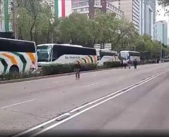 Cierre de Paseo de la Reforma por Manifestaci&oacute;n de Normalistas y Familias de los 43 de Ayotzinapa
