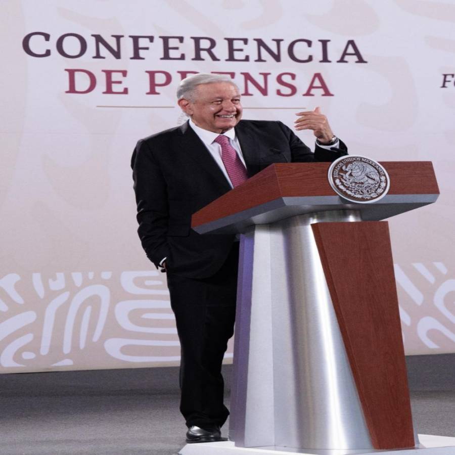 AMLO critica actitud prepotente de Rey de España y apoya decisión de Sheinbaum de no invitarlo a su protesta