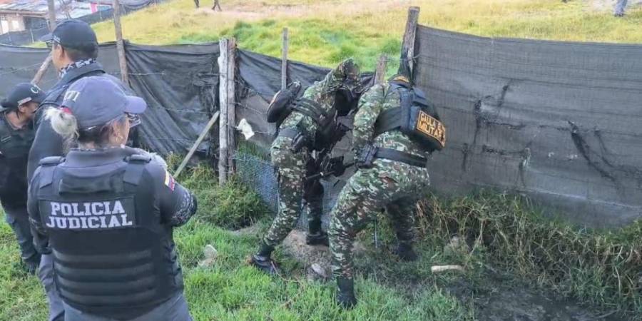 Operativo revela fosa común de 'Los Nandos' en Usme