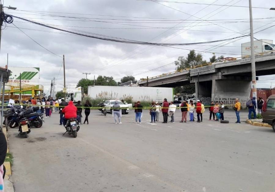 Vecinos de Ecatepec se movilizan por suministro de agua potable