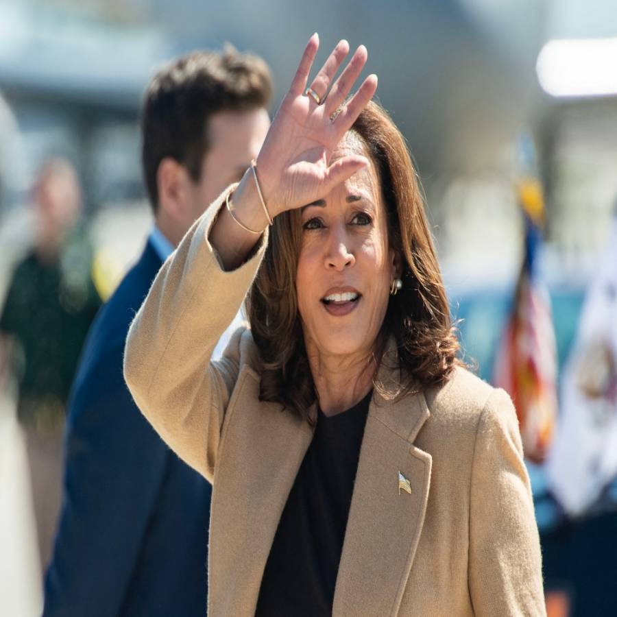 Kamala Harris fortalece política migratoria con visita en frontera entre Arizona y México