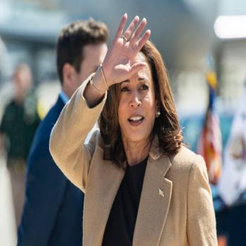 Kamala Harris fortalece pol&iacute;tica migratoria con visita en frontera entre Arizona y M&eacute;xico