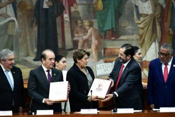 Delfina G&oacute;mez entrega primer informe a la LXII Legislatura del Edomex