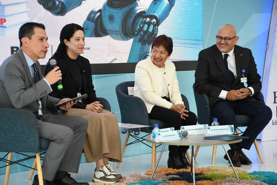 BUAP aborda el impacto de la IA en la educación e industria editorial