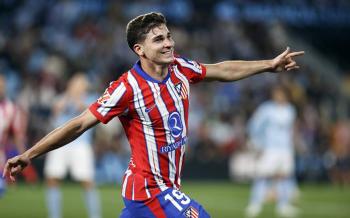 'Ara&ntilde;a' &Aacute;lvarez ofrece la victoria 'in extremis' al Atl&eacute;tico de Madrid en Vigo