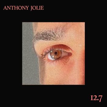 Anthony Jolie estrena “12.7” como una historia de control y vulnerabilidad