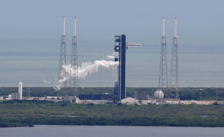 Misión de SpaceX parte al rescate de astronautas atrapados en la ISS