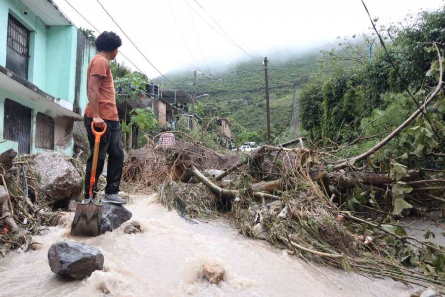 Suman 24 fallecidos por inundaciones y deslaves causados por 