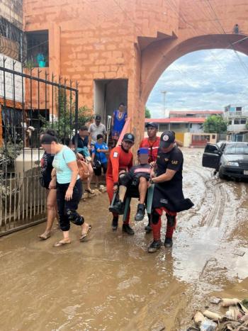 Marina suma 32 toneladas de insumos para llevar comida caliente a la poblaci&oacute;n de Acapulco