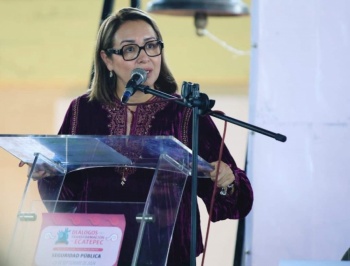 Azucena Cisneros promete dignificar a la polic&iacute;a de Ecatepec, sin tolerar corrupci&oacute;n