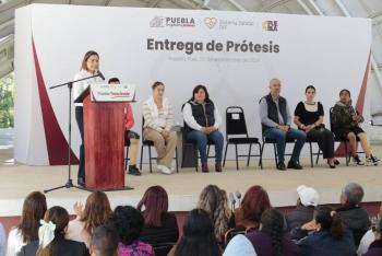 Gaby Bonilla encabez&oacute; la entrega de pr&oacute;tesis para codo y rodilla