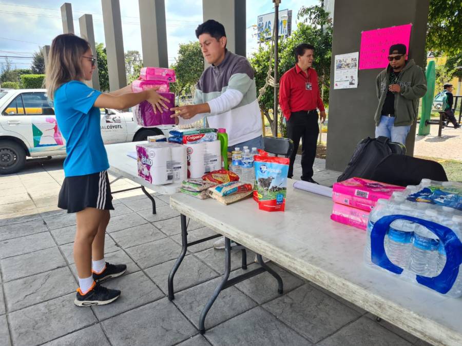 Habilitan en Neza centros de acopio para apoyar a los damnificados de acapulco tras el paso del hurac&aacute;n John
