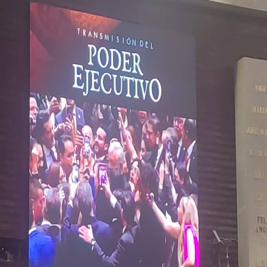 AMLO evita saludar a ministra Piña; da beso en mano a diputada Ifigenia