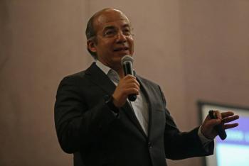 Felipe Calder&oacute;n env&iacute;a mensaje de &eacute;xito a Claudia Sheinbaum antes de su toma de protesta