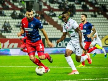 Once Caldas mantiene liderato del Clausura de Colombia pese a derrota ante Medell&iacute;n