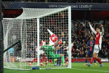 Arsenal domina a un PSG desorientado por la fragilidad de Donnarumma