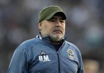 Aprueban traslado del cuerpo de Maradona a pedido de sus hijas