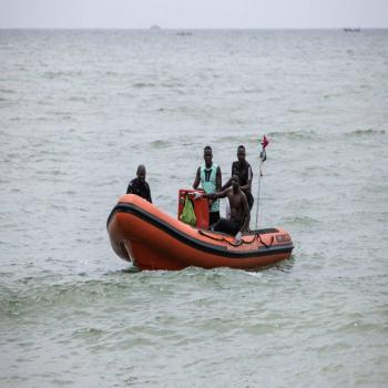 Al menos 45 muertos en naufragio de dos barcos con migrantes frente a Yibuti, informa OIM