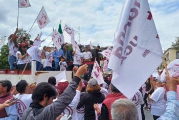 Despiden a AMLO con caravana en Toluca