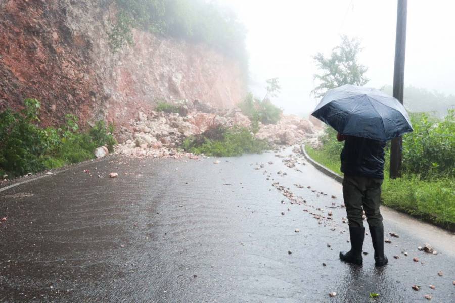 Sheinbaum alerta a población en costas de Oaxaca y Guerrero ante llegada de depresión tropical Once-E