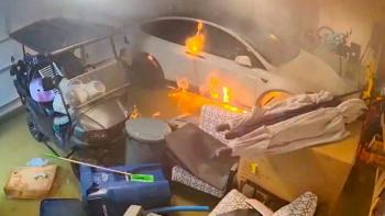 Tesla se incendia durante inundaciones por hurac&aacute;n Helene en Florida