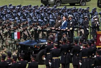 Presidenta enviar&aacute; iniciativa para mantener SM de soldados al igual que el del IMSS