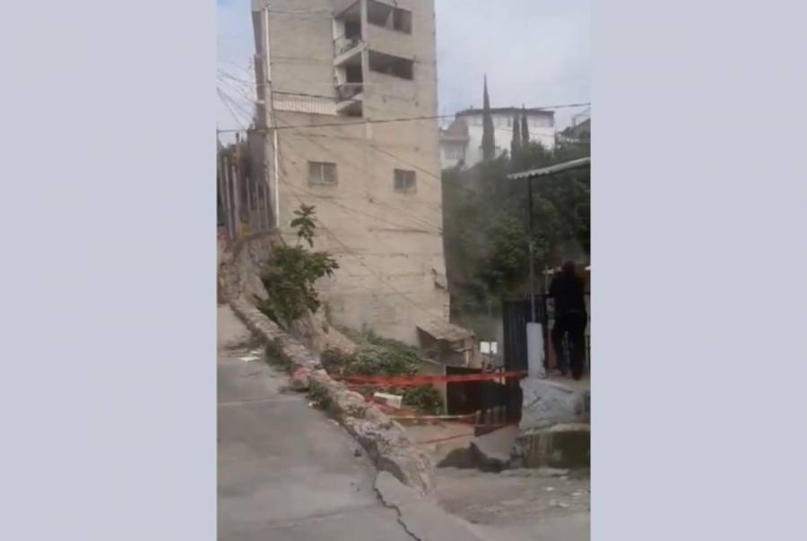 Desalojan a 50 personas por edificio a punto de colapsar en Naucalpan